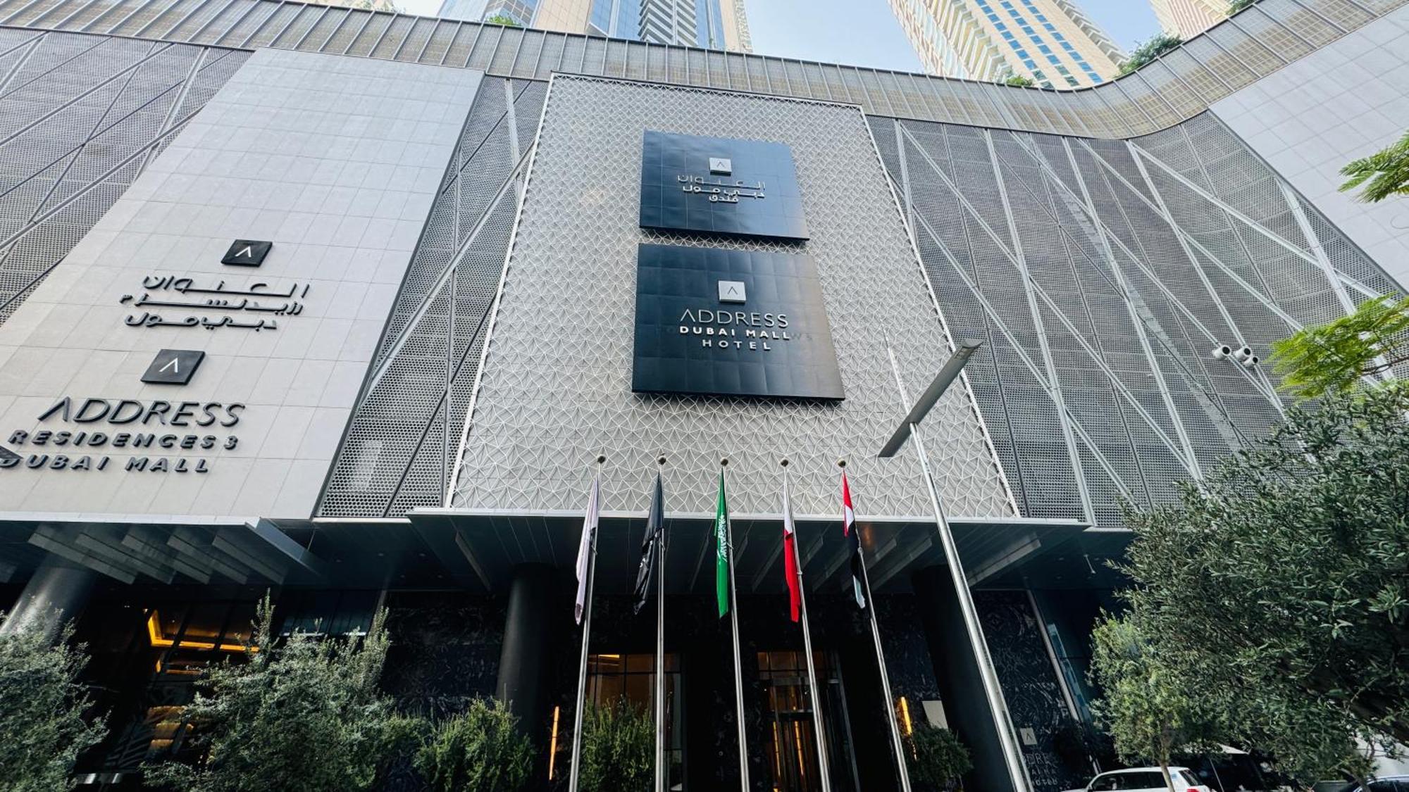 Apartment Modern In Dunya Dubai's Heart, Mall, Fountain And Burj Khalifa Getaway, Spectacular Views, 3-5 Minutes To Mall, Fountain & Burj Khalifa *
