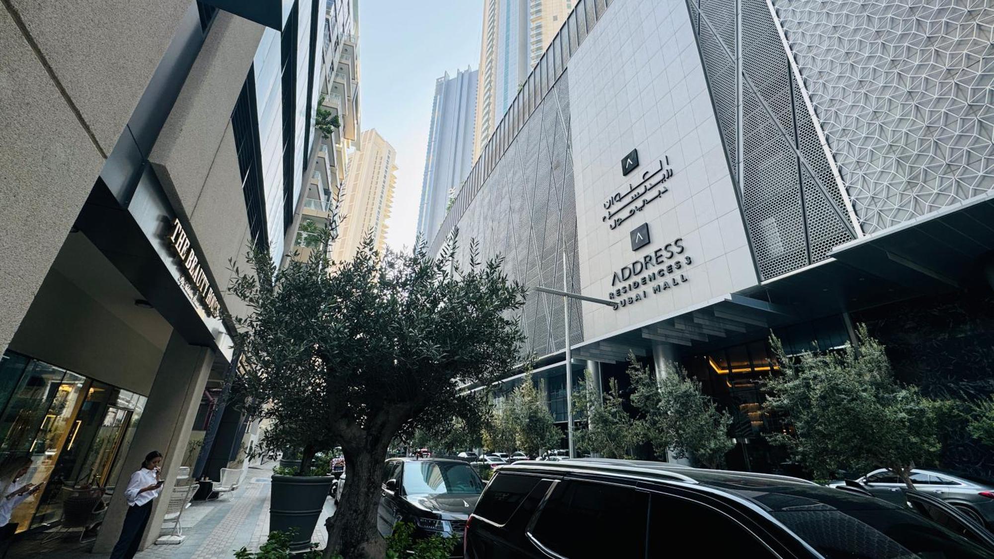 Modern In Dunya Dubai's Heart, Mall, Fountain And Burj Khalifa Getaway, Spectacular Views, 3-5 Minutes To Mall, Fountain & Burj Khalifa *
