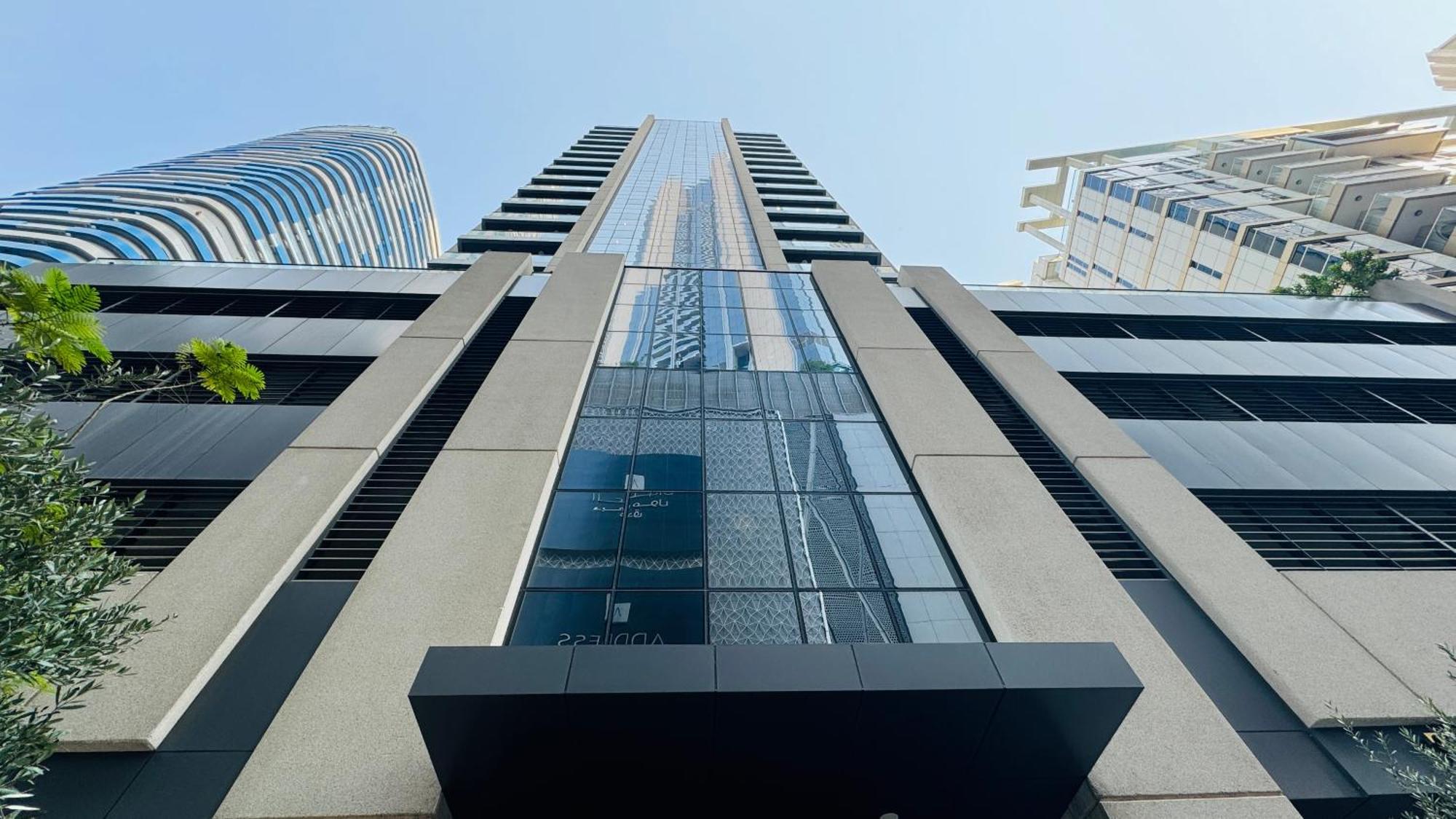 Modern In Dunya Dubai's Heart, Mall, Fountain And Burj Khalifa Getaway, Spectacular Views, 3-5 Minutes To Mall, Fountain & Burj Khalifa Apartment Dubai