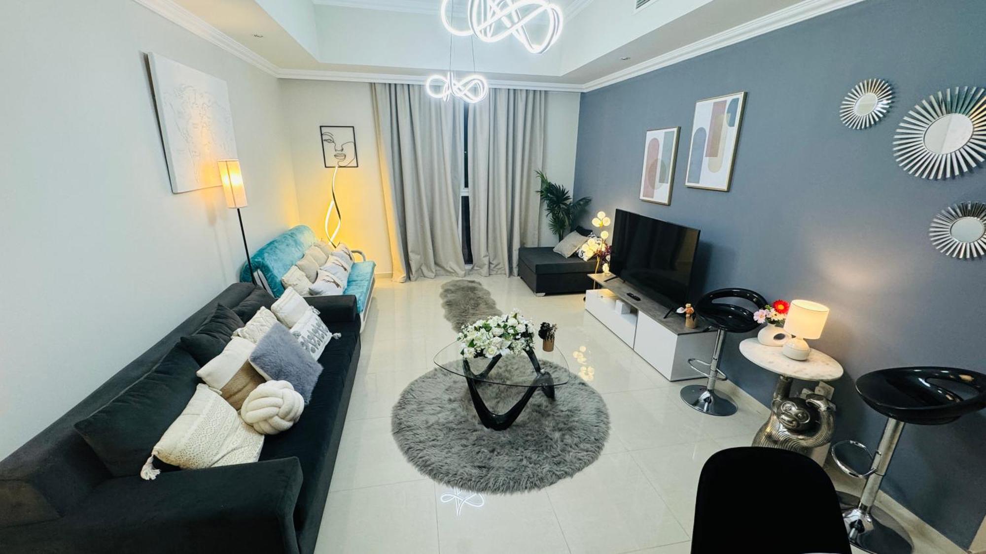 Modern In Dunya Dubai's Heart, Mall, Fountain And Burj Khalifa Getaway, Spectacular Views, 3-5 Minutes To Mall, Fountain & Burj Khalifa Dubai